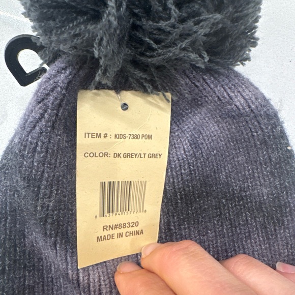 New! CC Kids Beanie Brand Gray Soft Stretch Cable Knit Pom Pom CC Hat - Picture 4 of 8